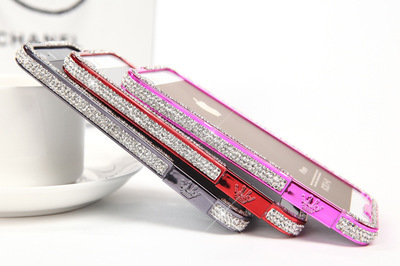 璀璨升级 iPhone 5S/4S爆闪水钻边框手机壳选购指南